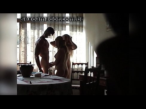 ❤️ Mmekọahụ enyi na-akpọ a ibu nwoke na a threesome na ya ❤️❌ Ihe na-akpali agụụ mmekọahụ n'ụlọ ❌️